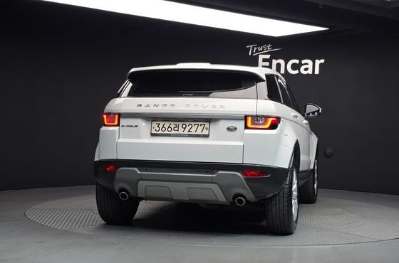 Land Rover Range Rover Evoque 2.0 TD4 SE — пробег 129 828 км — фото 4 из 5