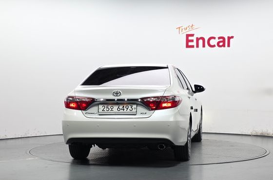 Toyota Camry 2.5 XLE — пробег 43 893 км — фото 4 из 5