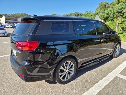 Kia Carnival 9-Seater Noblesse Special — пробег 128 000 км — фото 4 из 5