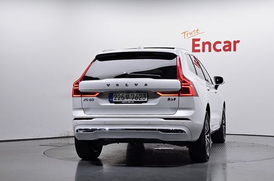 Volvo XC60 B5 Ultra Bright — пробег 13 378 км — фото 4 из 5