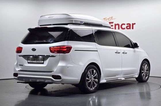 Kia Carnival 9-Seater Prstige — пробег 190 303 км — фото 2 из 5