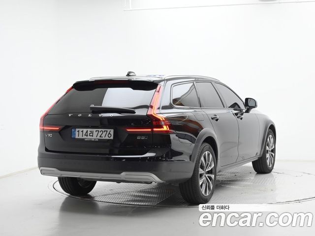 Volvo V90 B5 Ultra AWD — пробег 6 634 км — фото 2 из 5