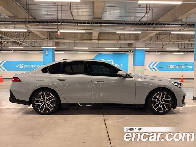 BMW 5-Series 520i M Sport — пробег 28 000 км — фото 3 из 5
