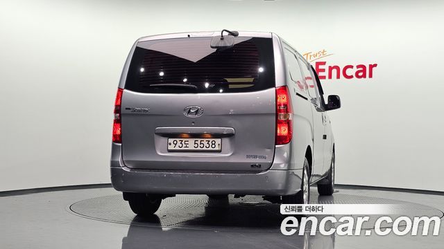 Hyundai Starex 3-Seater LPi VAN CVX Luxury — пробег 267 588 км — фото 4 из 5