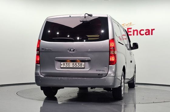 Hyundai Starex 3-Seater LPi VAN CVX Luxury — пробег 267 588 км — фото 4 из 5