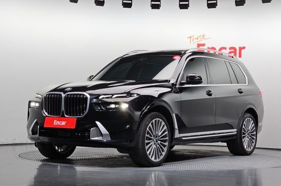BMW X7 xDrive 40i Design Pure Excellence 6-Seater — пробег 26 714 км — фото 1 из 5