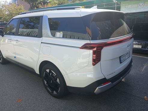 Kia Carnival HEV 9 seater Prestige — пробег 40 950 км — фото 3 из 5