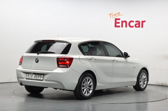 BMW 1-Series 118d Urban 5Dr — пробег 168 862 км — фото 2 из 5