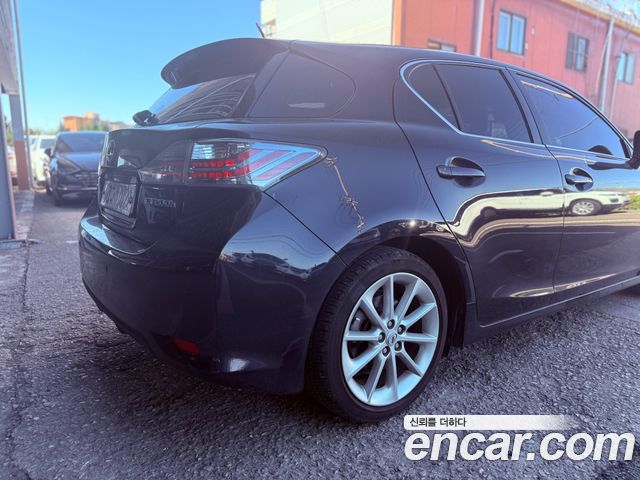 Lexus CT200h 1.8 Compact Luxury ZWA10 — пробег 280 404 км — фото 5 из 5