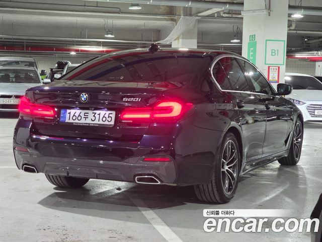 BMW 5-Series 520i M Sport — пробег 59 804 км — фото 2 из 5