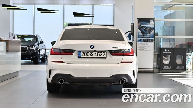 BMW 3-Series 320i M Sport — пробег 28 555 км — фото 3 из 5