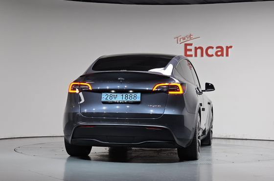 Tesla Model Y Performance AWD — пробег 127 940 км — фото 4 из 5