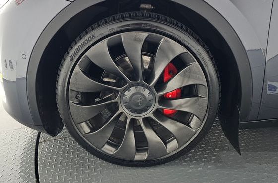 Tesla Model Y Performance AWD — пробег 127 940 км — фото 5 из 5