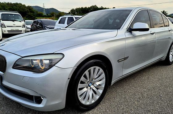 BMW 7-Series 740i — пробег 94 518 км — фото 1 из 5