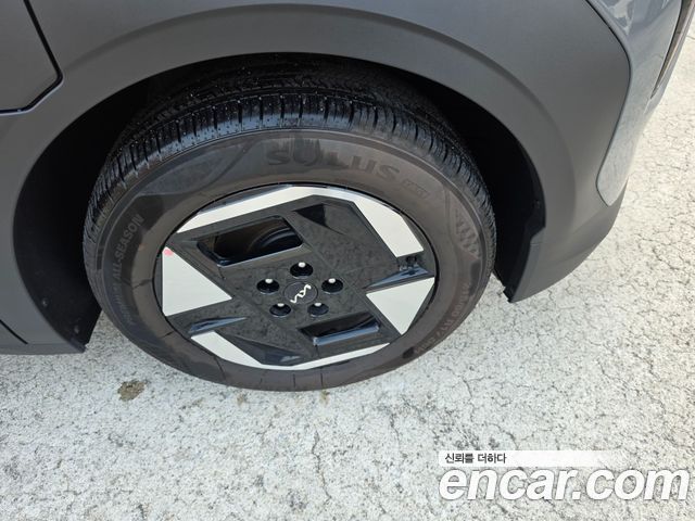 Kia EV3 Standard 2WD Air — пробег 26 049 км — фото 5 из 5