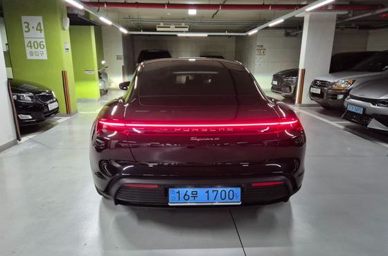 Porsche Taycan Base 4 — пробег 16 700 км — фото 4 из 5