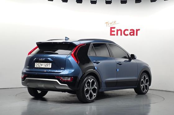 Kia Niro Signature — пробег 105 467 км — фото 2 из 5