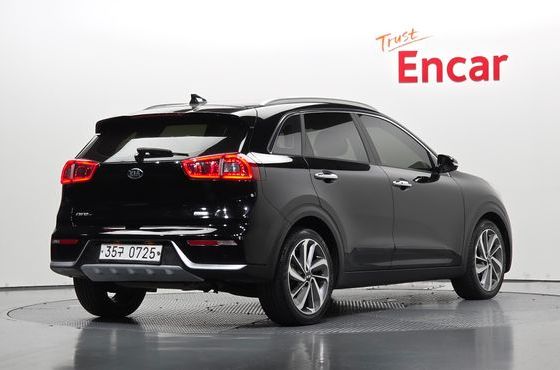 Kia Niro Noblesse — пробег 87 706 км — фото 2 из 5