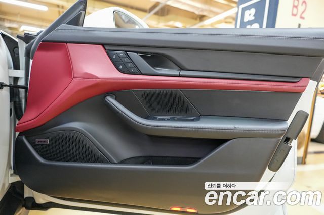 Porsche Taycan из Кореи Encar