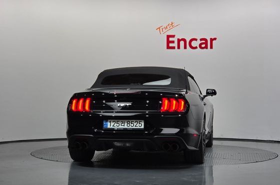 Ford Mustang GT Convertible — пробег 26 630 км — фото 4 из 5
