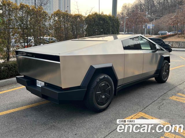 Tesla Cybertruck AWD — пробег 19 880 км — фото 2 из 5