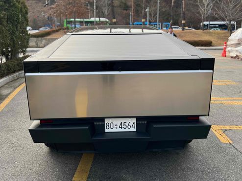 Tesla Cybertruck AWD — пробег 19 880 км — фото 4 из 5