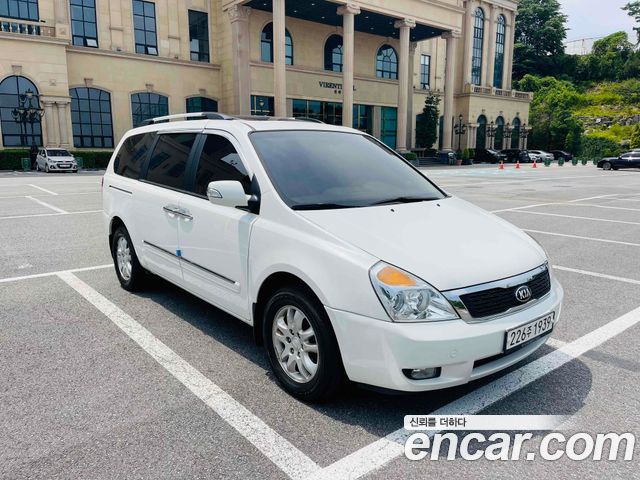 Kia Carnival Grand Carnival GLX Deluxe — пробег 181 270 км — фото 3 из 5