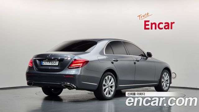 Mercedes-Benz E-Class из Кореи Encar