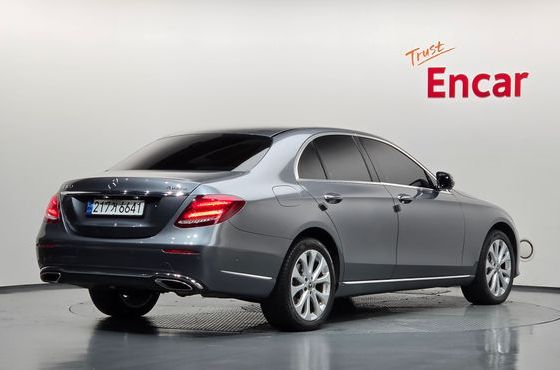 Mercedes-Benz E-Class E300 4MATIC Exclusive — пробег 218 595 км — фото 2 из 5