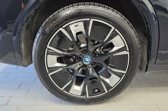 BMW iX3 M Sports — пробег 65 612 км — фото 5 из 5