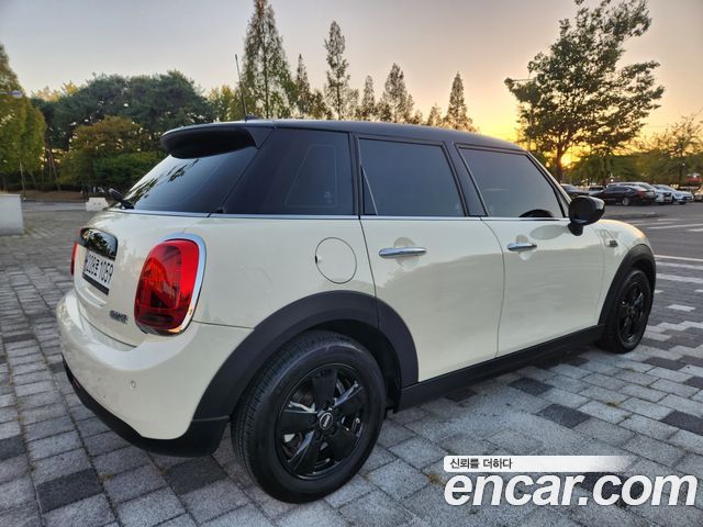 Mini Cooper Standard Third Generation — пробег 67 926 км — фото 4 из 5