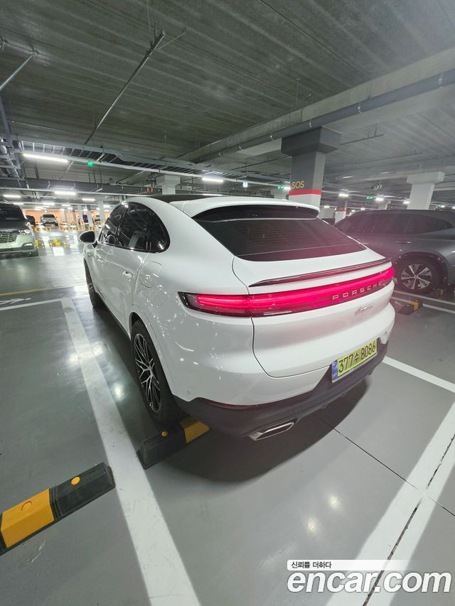 Porsche Cayenne 3.0 E-Hybrid Coupe — пробег 13 000 км — фото 2 из 5