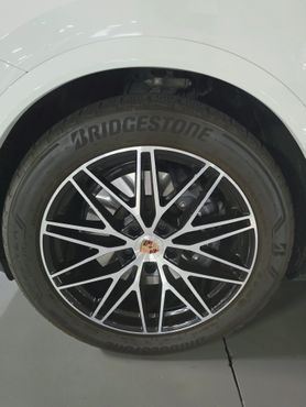 Porsche Cayenne 3.0 E-Hybrid Coupe — пробег 13 000 км — фото 5 из 5