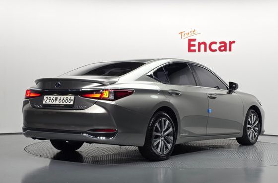 Lexus ES Supreme — пробег 120 395 км — фото 2 из 5