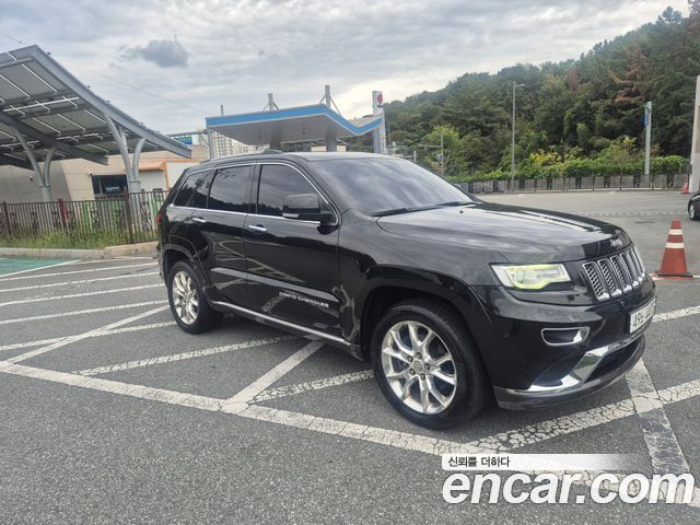 Jeep Cherokee 3.0 Diesel Overland Summit WK2 — пробег 180 000 км — фото 2 из 5