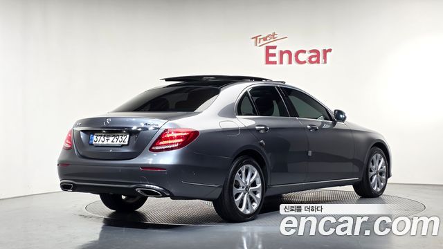 Mercedes-Benz E-Class из Кореи Encar