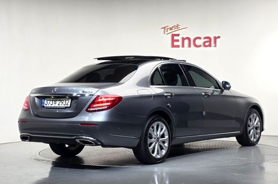 Mercedes-Benz E-Class E300 4MATIC Exclusive — пробег 89 629 км — фото 2 из 5