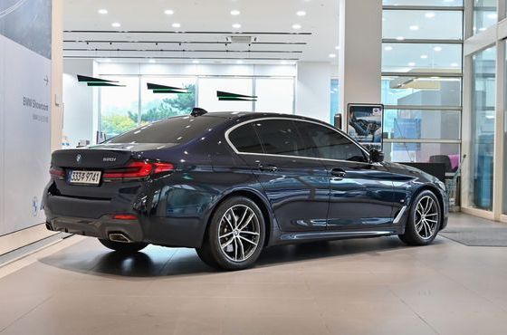 BMW 5-Series 520i M Sport — пробег 119 229 км — фото 4 из 5