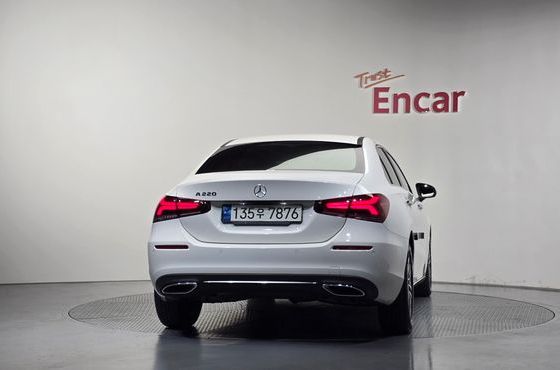 Mercedes-Benz A-Class A220 Sedan — пробег 21 766 км — фото 4 из 5