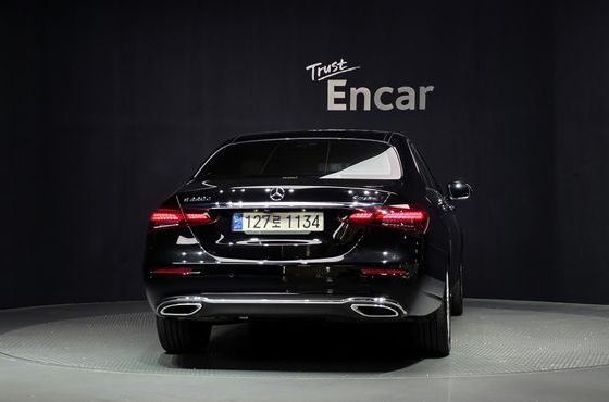Mercedes-Benz E-Class E220d 4MATIC Exclusive — пробег 100 487 км — фото 4 из 5
