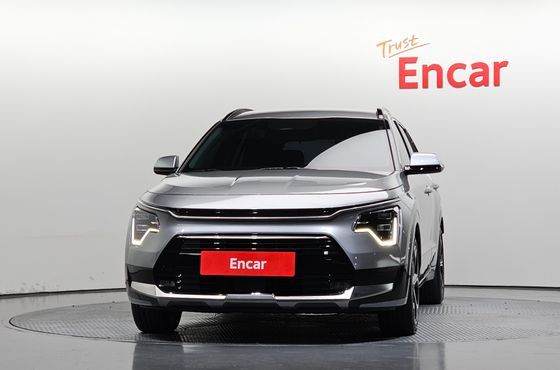 Kia Niro Prestige — пробег 77 114 км — фото 3 из 5