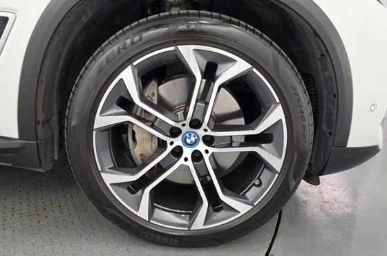 BMW X5 xDrive 45e xLine — пробег 50 830 км — фото 5 из 5
