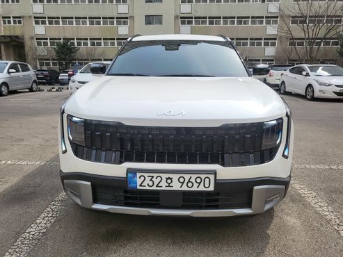 Kia Seltos HEV 1.6 2WD Signature — пробег 7 892 км — фото 1 из 5