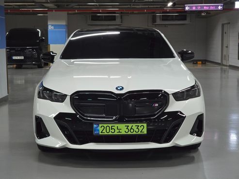 BMW i5 M60 xDrive — пробег 250 км — фото 2 из 5