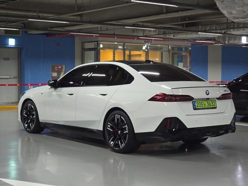 BMW i5 M60 xDrive — пробег 250 км — фото 4 из 5