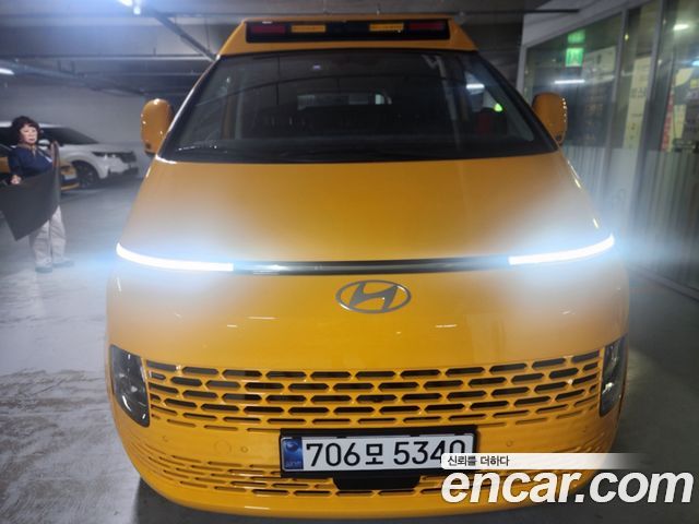 Hyundai Staria L3.5  Kinder Safety Car 15-Seater — пробег 16 666 км — фото 1 из 5