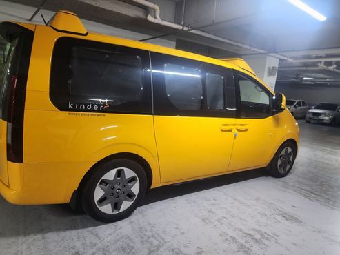 Hyundai Staria L3.5 Kinder Safety Car 15-Seater — пробег 16 666 км — фото 3 из 5