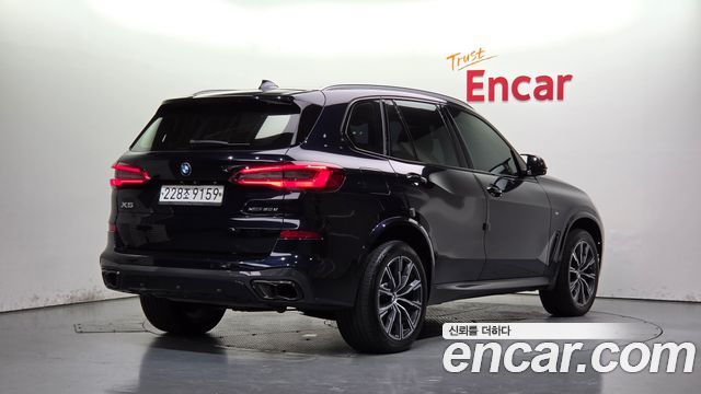 BMW X5 xDrive 30d M Sport — пробег 114 638 км — фото 2 из 5