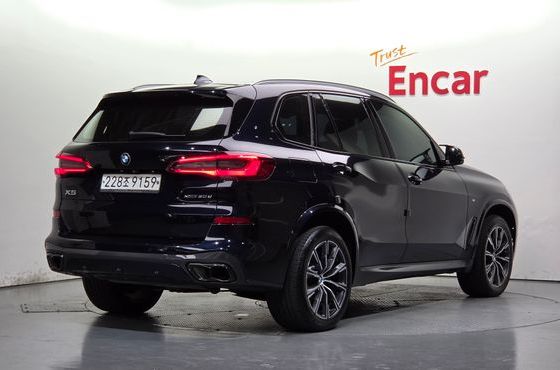 BMW X5 xDrive 30d M Sport — пробег 114 638 км — фото 2 из 5