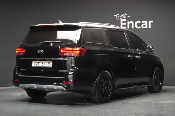 Kia Carnival 7-Seater Limousine President — пробег 67 883 км — фото 2 из 5